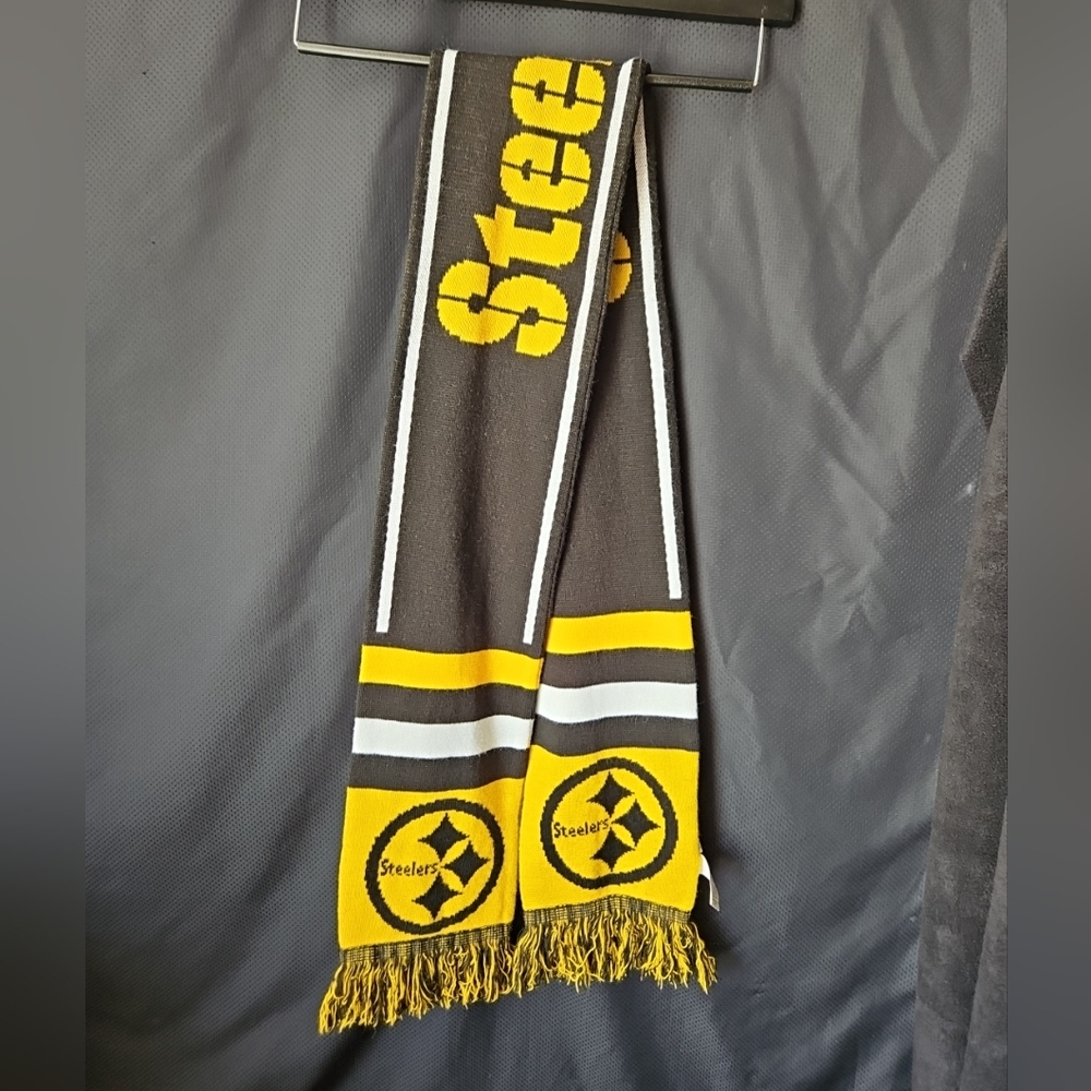 Forever Collectibles NFL Pittsburgh Steelers Black/Yellow Scarf - 59"L‎ x 7" W
